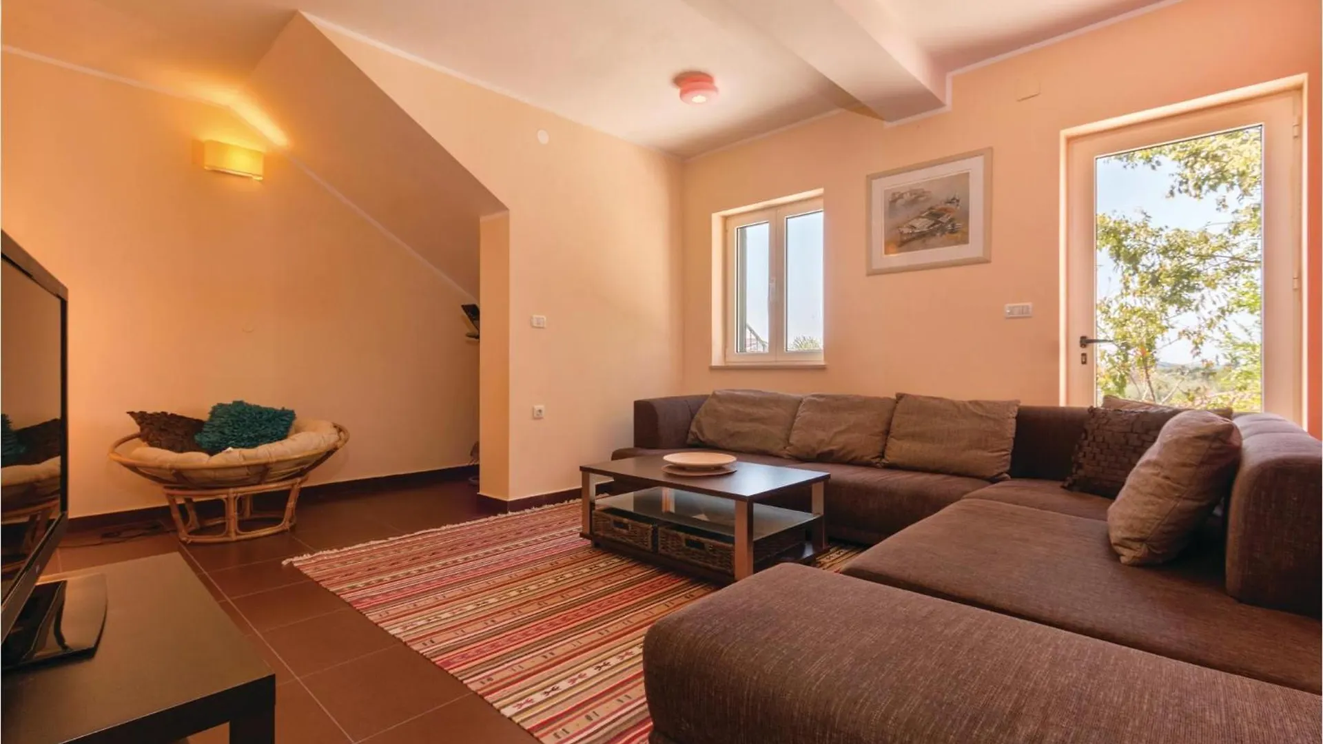 Holiday home Stunning Home In Liznjan With Jacuzzi