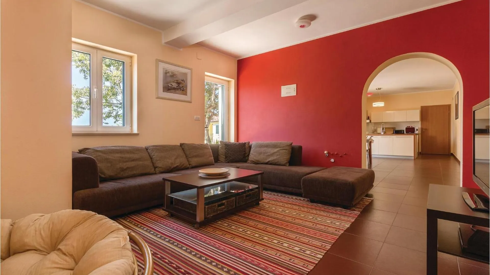Stunning Home In Liznjan With Jacuzzi Holiday home